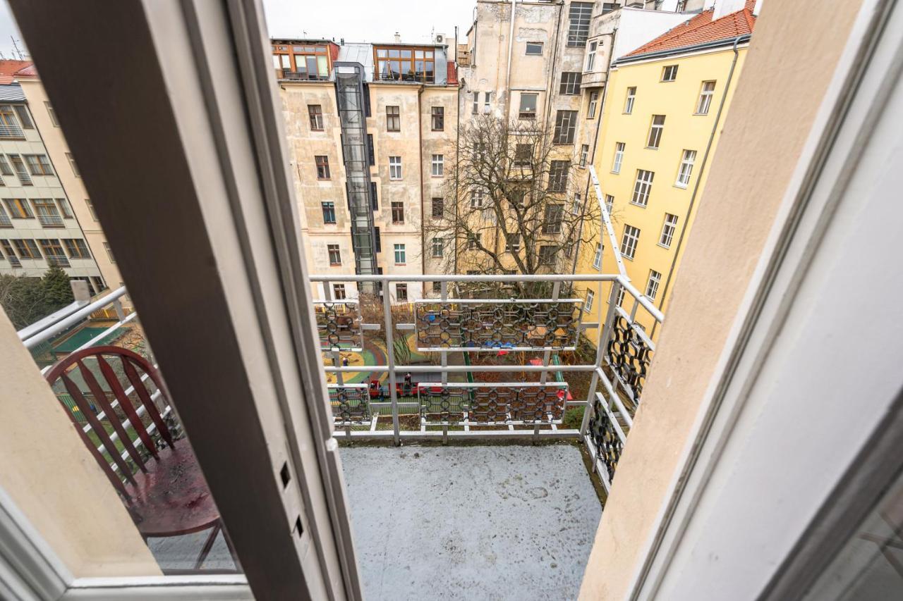 Safarikova 18 * Praha