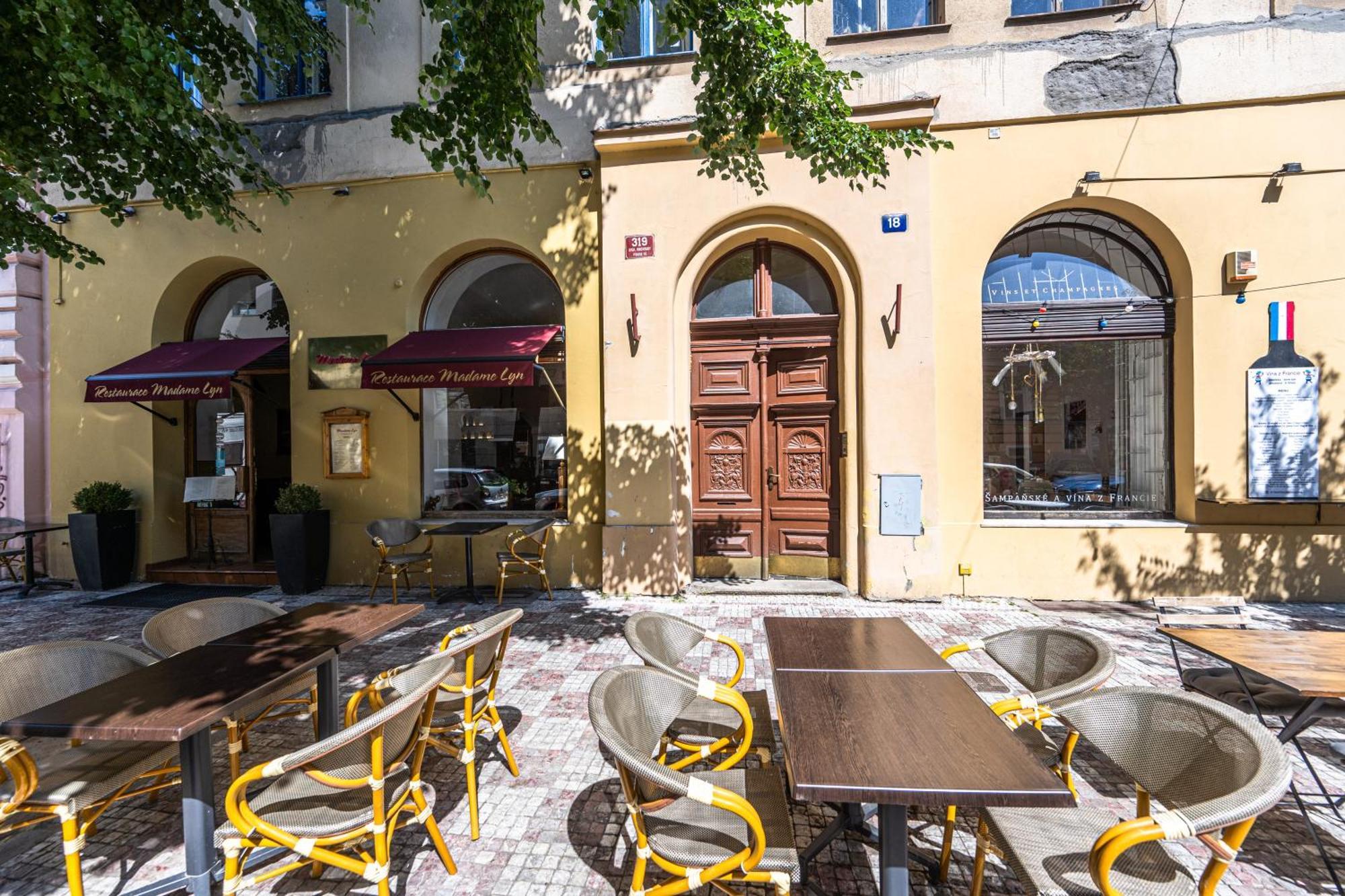 Safarikova 18 * Praha